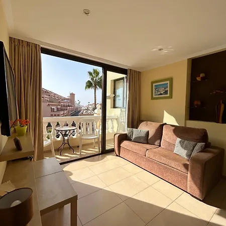 Superb In Castle Harbour C011 Los Cristianos (Tenerife)